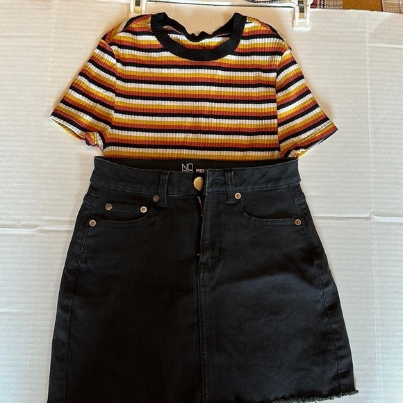 NO Boundaries skirt and shirt combo - Picture 1 of 13